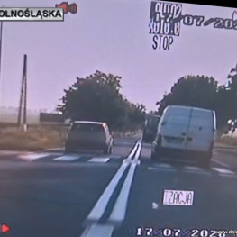 Wyprzedzała na przejściu i niebezpiecznym zakręcie. Dostała 25 punktów karnych